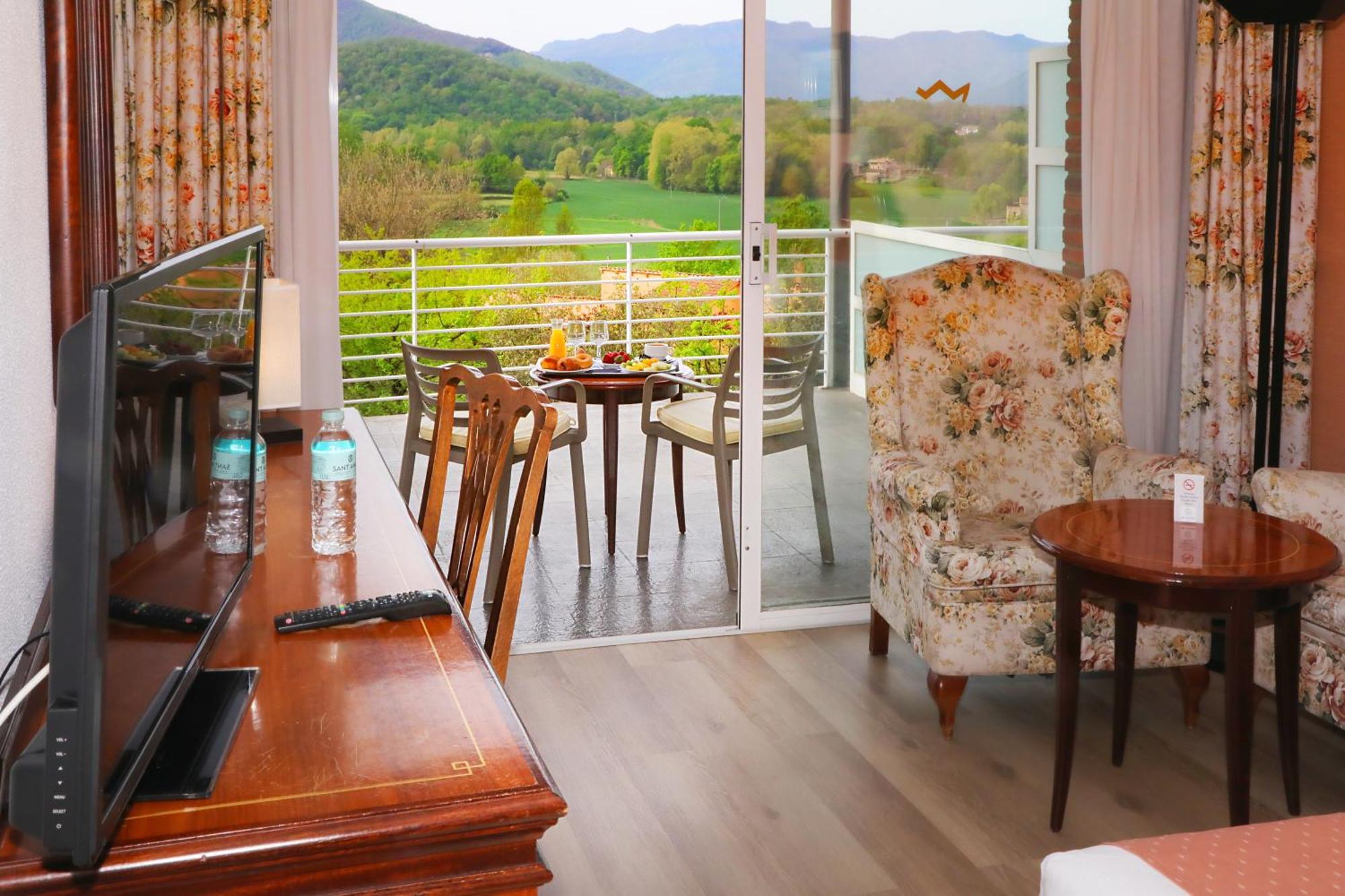 Hotel Riu Fluvia Olot Ngoại thất bức ảnh