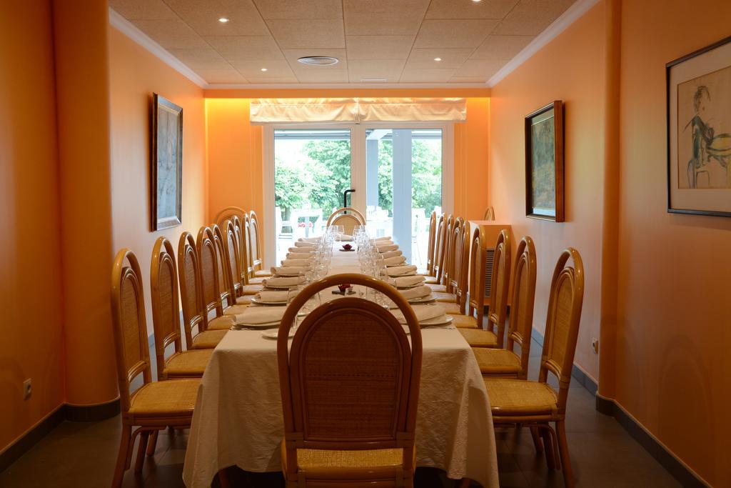 Hotel Riu Fluvia Olot Ngoại thất bức ảnh