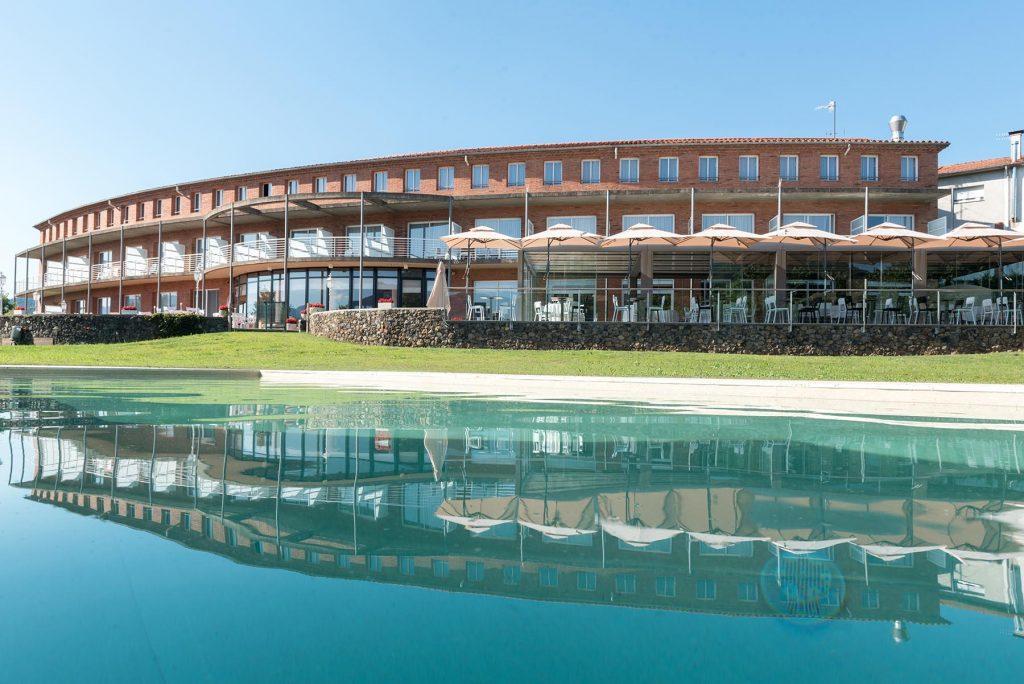 Hotel Riu Fluvia Olot Ngoại thất bức ảnh