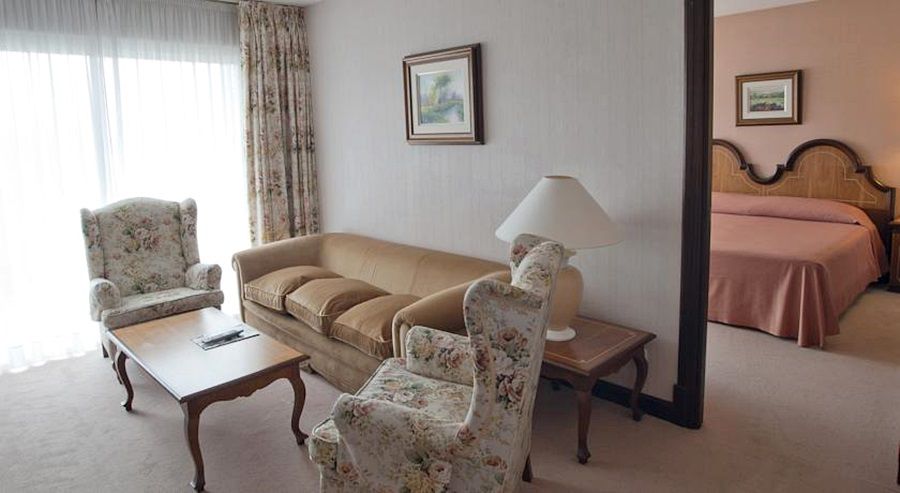 Hotel Riu Fluvia Olot Ngoại thất bức ảnh